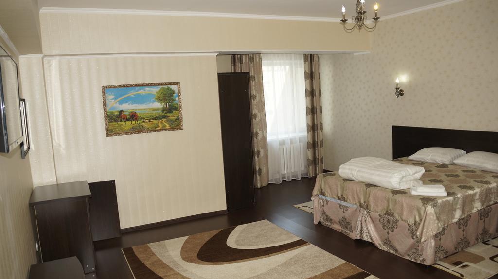 Home Hotel Astana מראה חיצוני תמונה