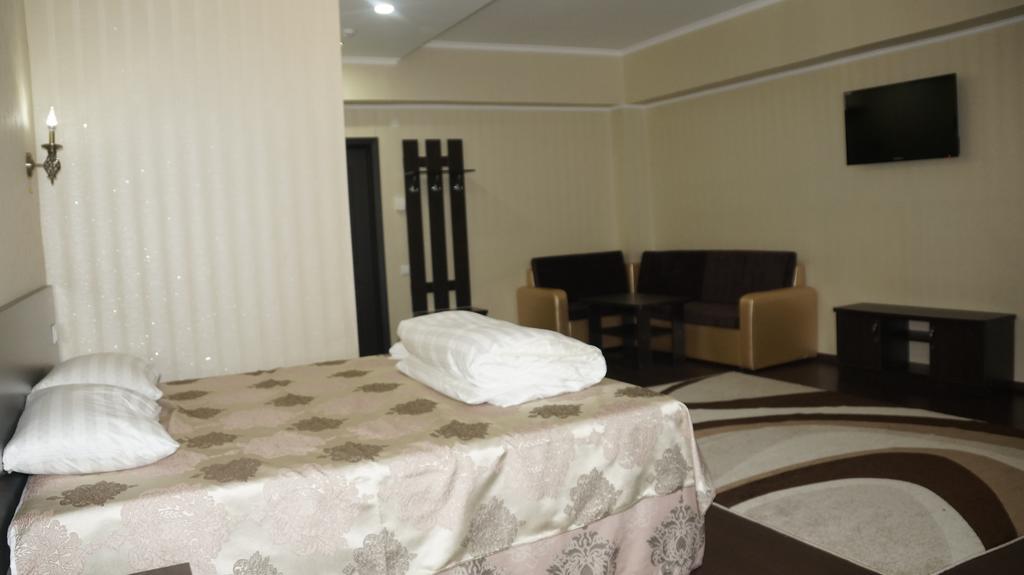 Home Hotel Astana חדר תמונה