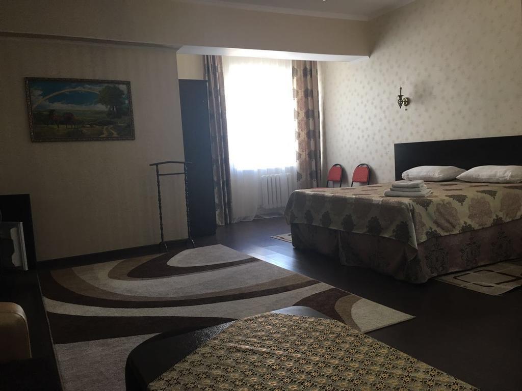 Home Hotel Astana מראה חיצוני תמונה