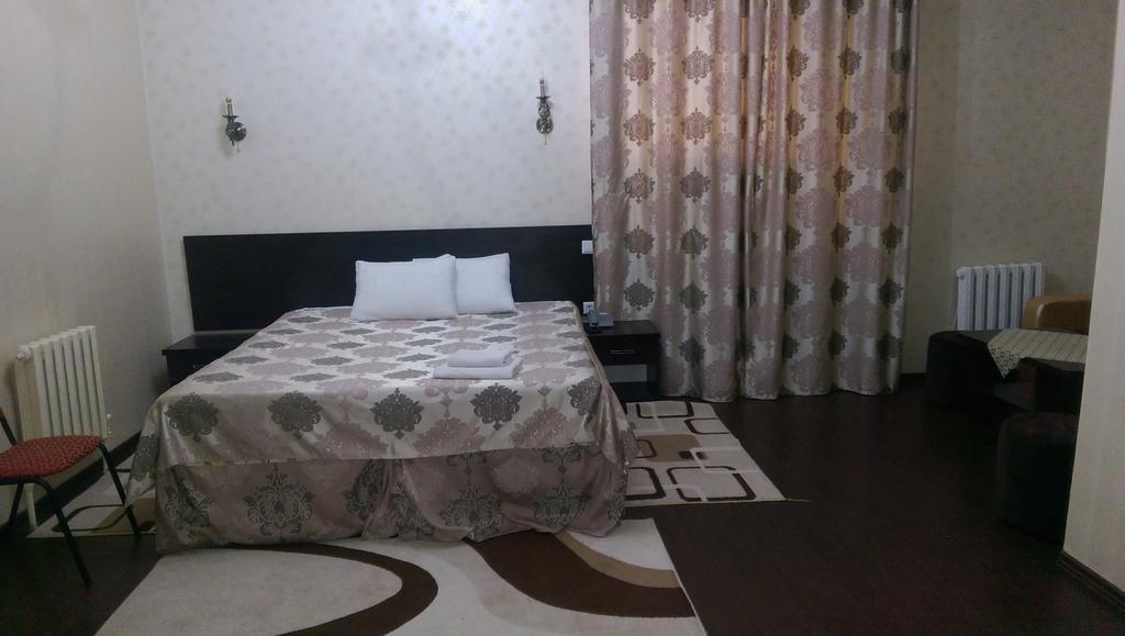 Home Hotel Astana מראה חיצוני תמונה